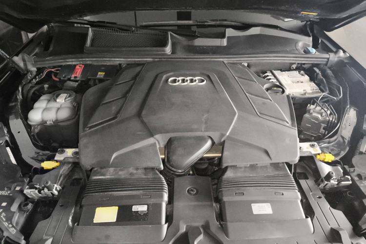 Used Audi Q7 2023 55 TFSI quattro S line Sport Edition Engine Bay