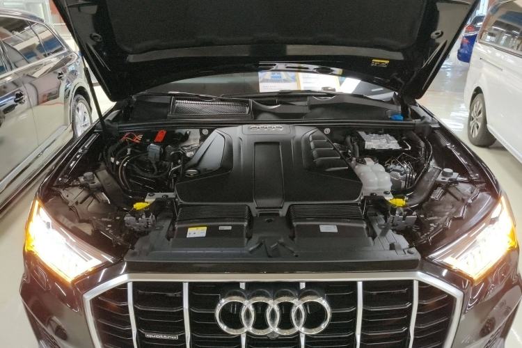 Used Audi Q7 2023 45 TFSI quattro S line Sport model Engine Bay