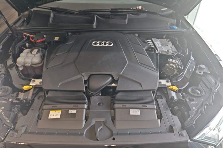 Used Audi Q7 2023 55 TFSI quattro S line Sport Edition Engine Bay