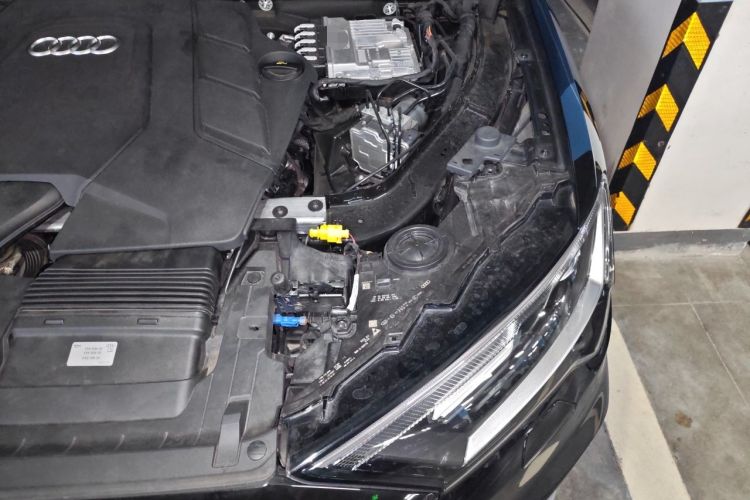 Used Audi Q7 2023 55 TFSI quattro S line Sport Edition Engine Bay Left
