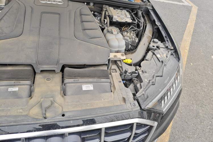 Used Audi Q7 2023 45 TFSI quattro S line Sport model Engine Bay Left