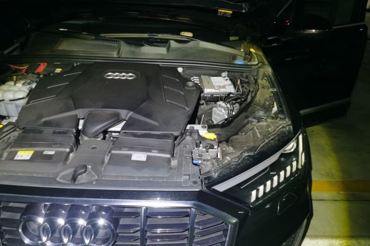 Used Audi Q7 2023 55 TFSI quattro S line Sport Edition Engine Bay Left
