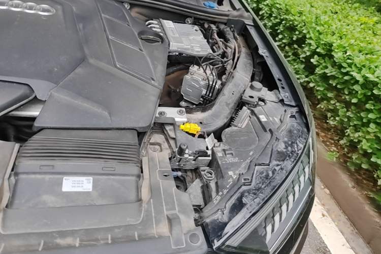 Used Audi Q7 2023 55 TFSI quattro S line Sport Edition Engine Bay Left
