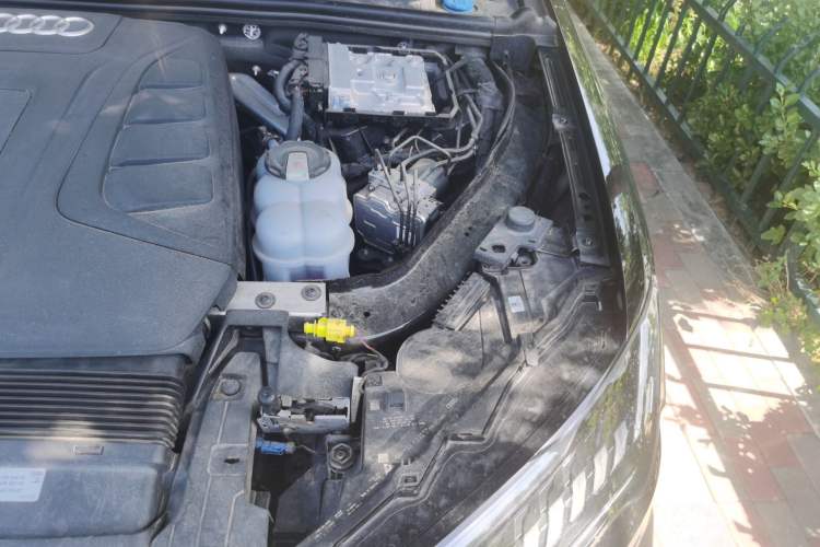 Used Audi Q7 2023 45 TFSI quattro S line Sport model Engine Bay Left