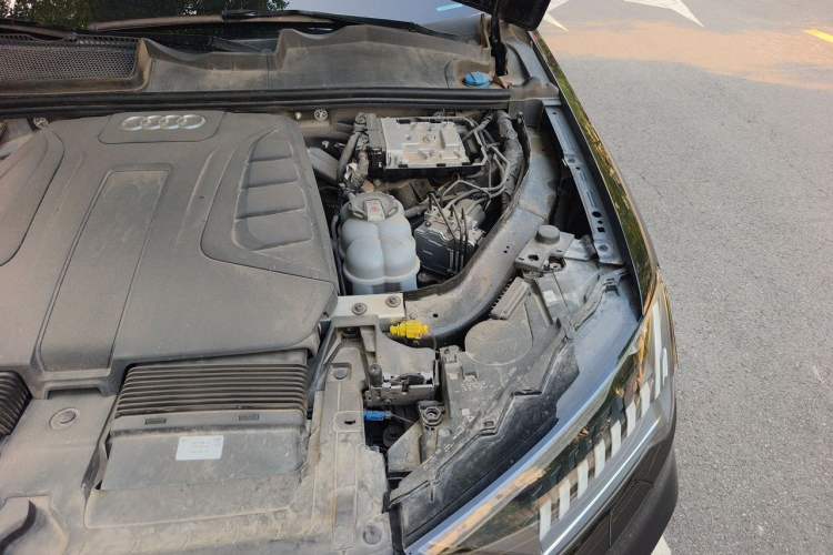 Used Audi Q7 2023 45 TFSI quattro S line Sport model Engine Bay Left
