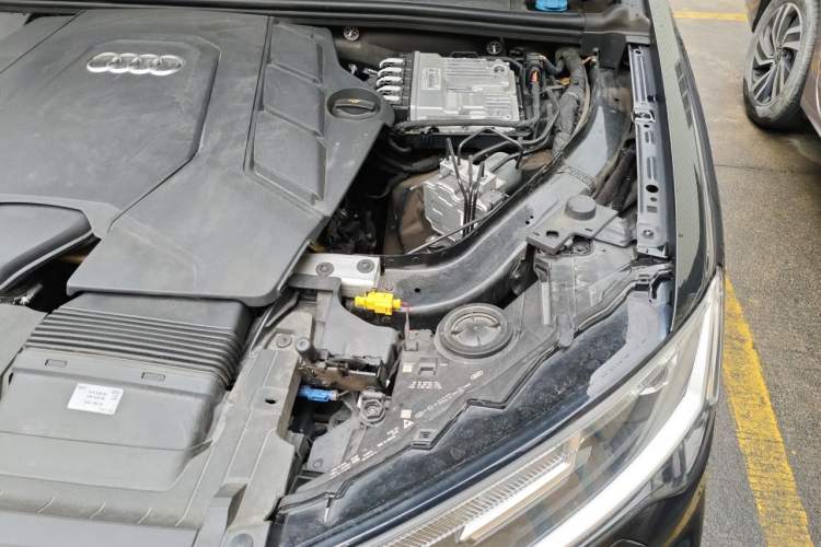 Used Audi Q7 2023 55 TFSI quattro S line Sport Edition Engine Bay Left