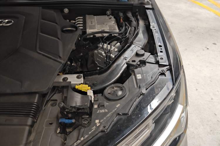 Used Audi Q7 2023 55 TFSI quattro S Prestige Edition Engine Bay Left