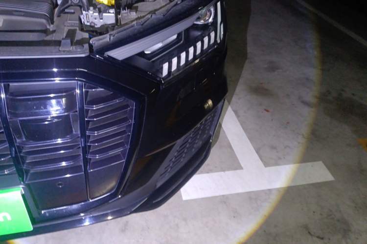 Used Audi Q7 2023 55 TFSI quattro S line Sport Edition Engine Bay Left