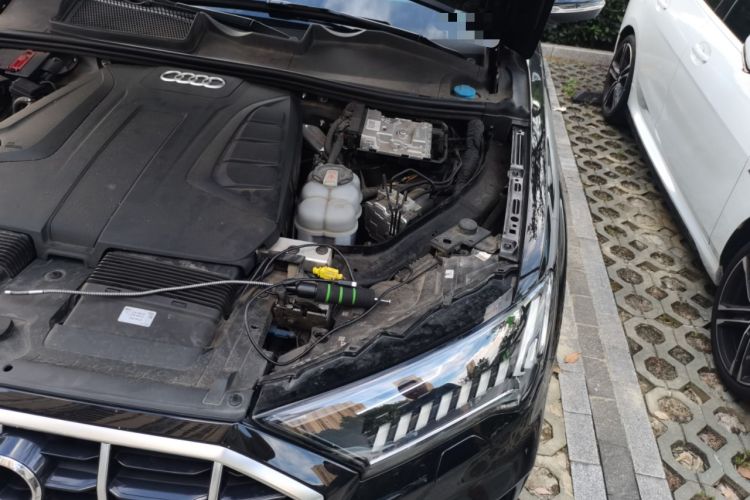 Used Audi Q7 2023 45 TFSI quattro S line Sport model Engine Bay Left