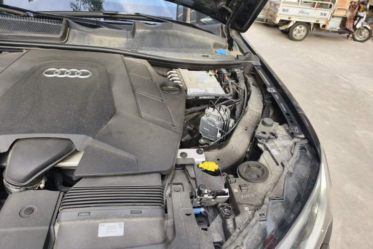 Used Audi Q7 2023 55 TFSI quattro S line Sport Edition Engine Bay Left