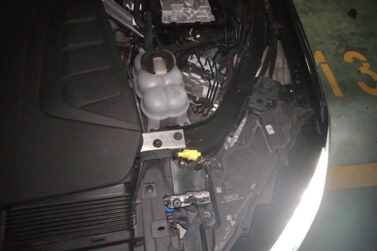 Used Audi Q7 2023 45 TFSI quattro S line Sport model Engine Bay Left