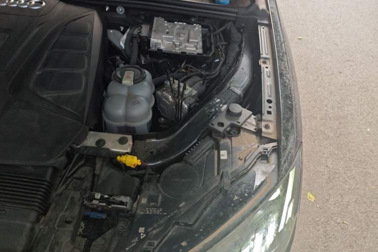 Used Audi Q7 2023 45 TFSI quattro S line Sport model Engine Bay Left