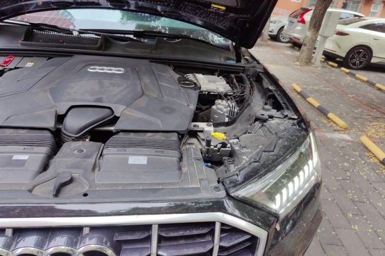 Used Audi Q7 2023 55 TFSI quattro S line Sport Edition Engine Bay Left