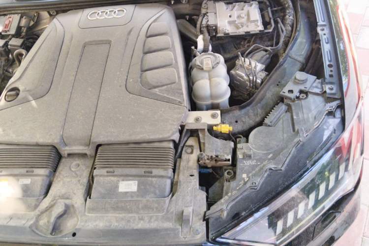 Used Audi Q7 2023 45 TFSI quattro S line Sport model Engine Bay Left