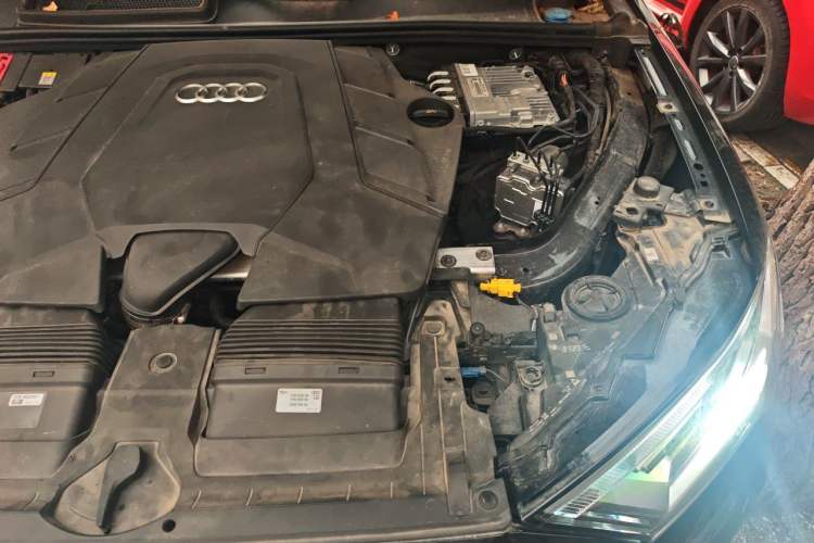 Used Audi Q7 2023 55 TFSI quattro S line Sport Edition Engine Bay Left