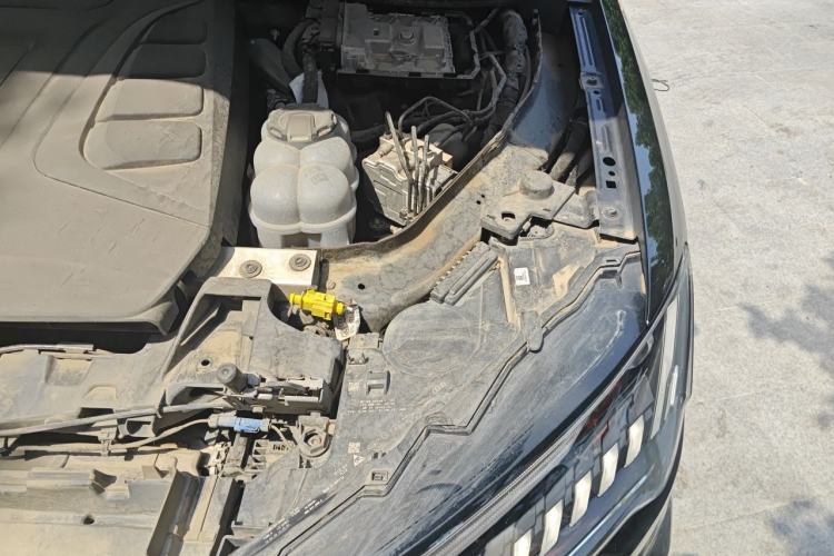 Used Audi Q7 2023 45 TFSI quattro S line Sport model Engine Bay Left