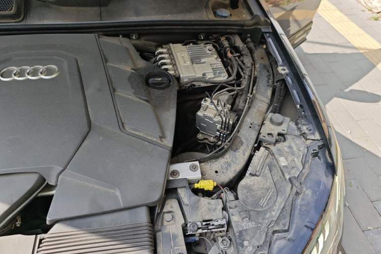 Used Audi Q7 2023 55 TFSI quattro S Prestige Edition Engine Bay Left