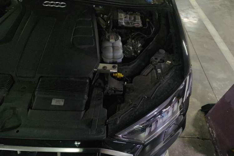 Used Audi Q7 2023 45 TFSI quattro S line Sport model Engine Bay Left