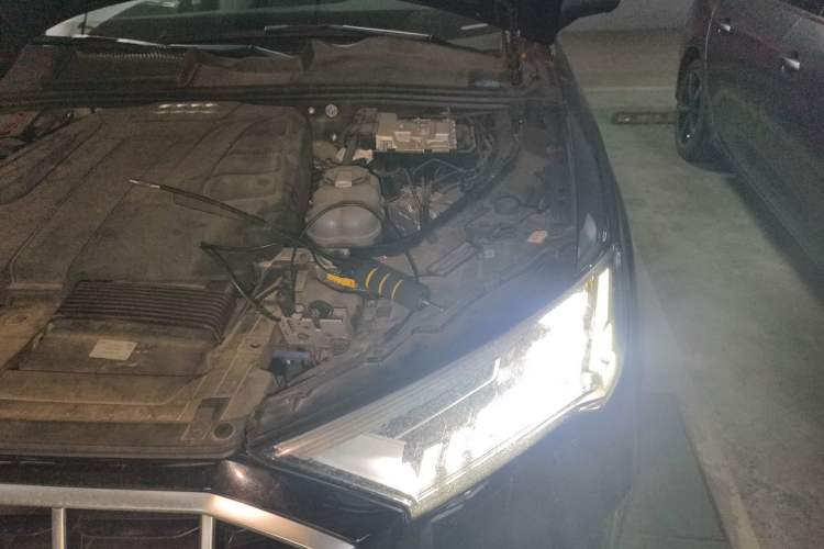 Used Audi Q7 2023 45 TFSI quattro S line Sport model Engine Bay Left