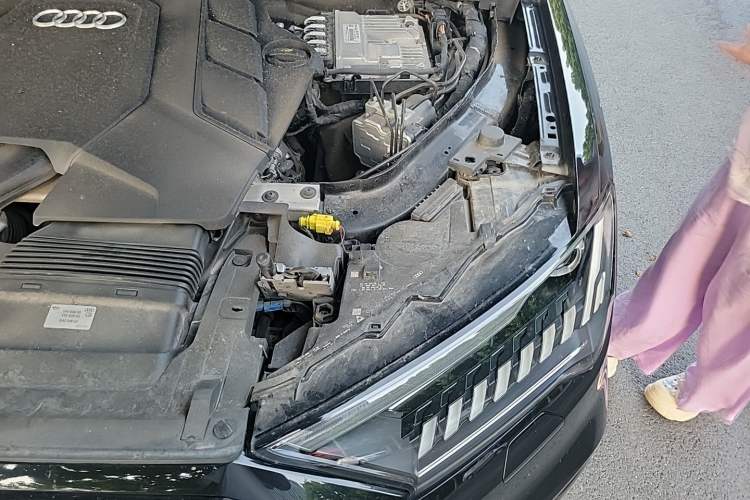 Used Audi Q7 2023 55 TFSI quattro S line Sport Edition Engine Bay Left