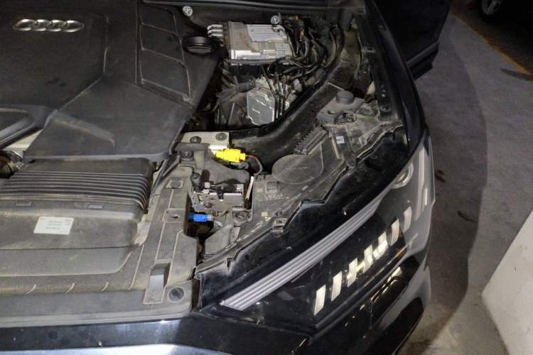 Used Audi Q7 2023 55 TFSI quattro S line Sport Edition Engine Bay Left