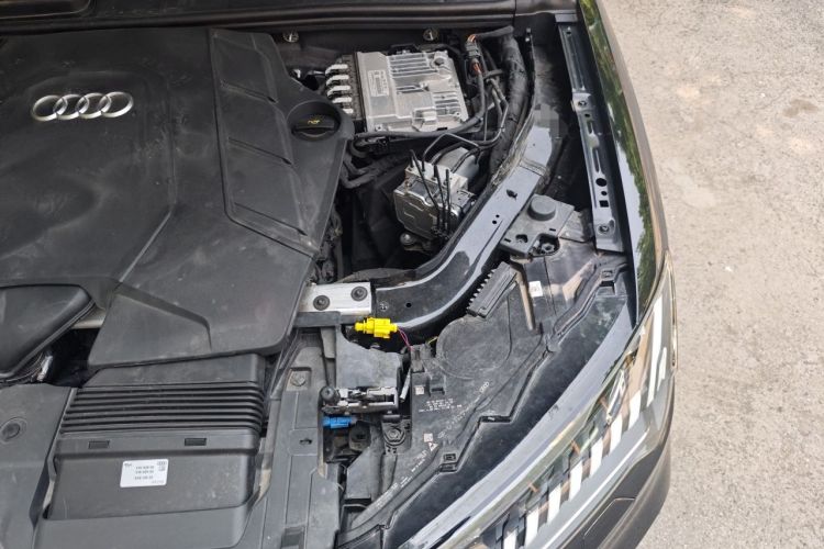 Used Audi Q7 2023 55 TFSI quattro S line Sport Edition Engine Bay Left