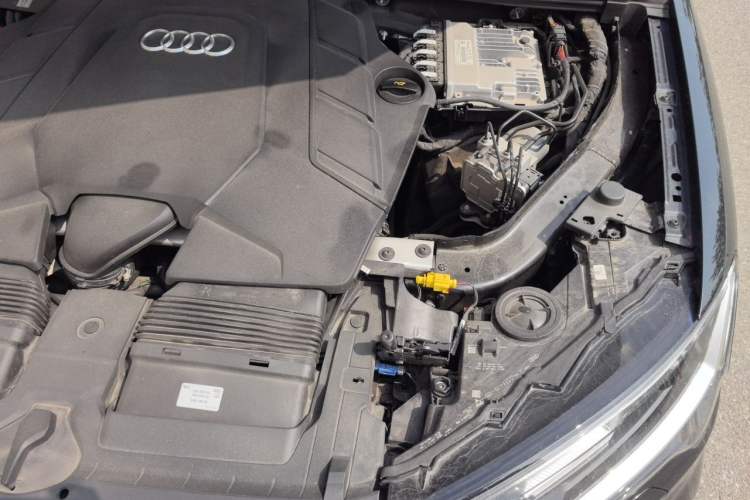 Used Audi Q7 2023 55 TFSI quattro S line Sport Edition Engine Bay Left