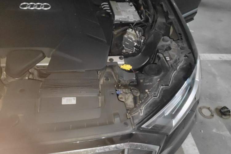 Used Audi Q7 2023 55 TFSI quattro S line Sport Edition Engine Bay Left