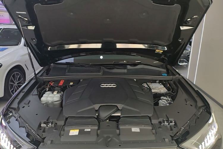 Used Audi Q7 2023 55 TFSI quattro S line Sport Edition Engine Bay