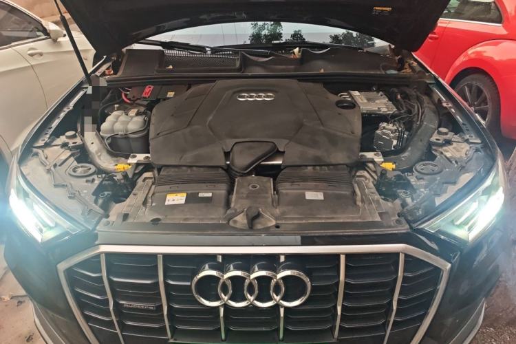 Used Audi Q7 2023 55 TFSI quattro S line Sport Edition Engine Bay