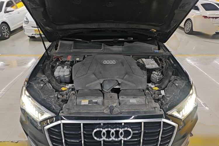 Used Audi Q7 2023 55 TFSI quattro S line Sport Edition Engine Bay