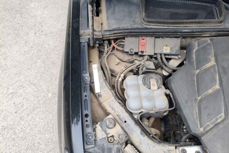 Used Audi Q7 2023 55 TFSI quattro S line Sport Edition Engine Bay Right