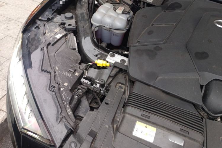 Used Audi Q7 2023 55 TFSI quattro S line Sport Edition Engine Bay Right