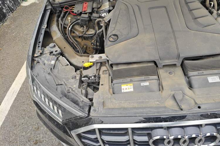 Used Audi Q7 2023 45 TFSI quattro S line Sport model Engine Bay Right