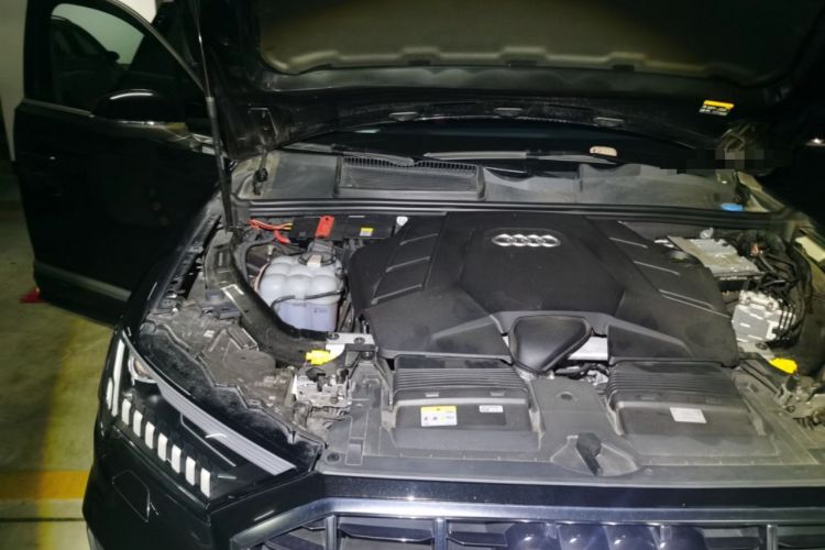 Used Audi Q7 2023 55 TFSI quattro S line Sport Edition Engine Bay Right