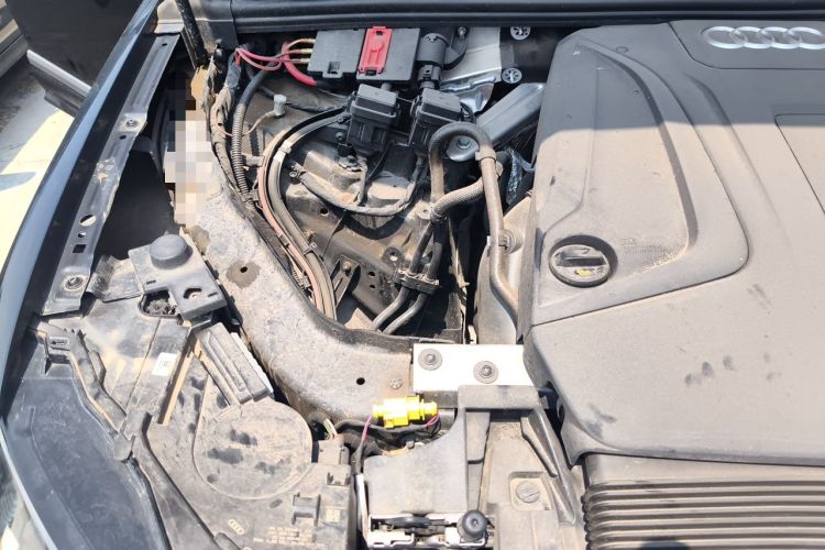 Used Audi Q7 2023 45 TFSI quattro S line Sport model Engine Bay Right