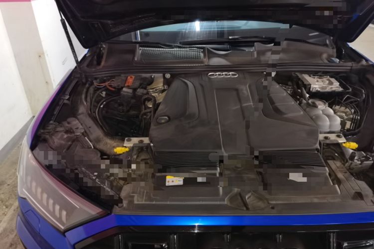 Used Audi Q7 2023 45 TFSI quattro S line Sport model Engine Bay Right