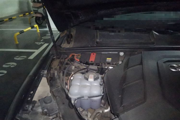 Used Audi Q7 2023 55 TFSI quattro S line Sport Edition Engine Bay Right