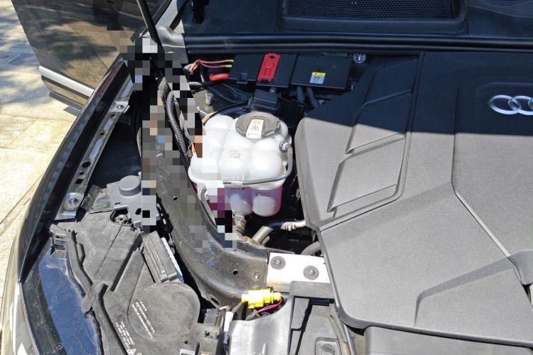 Used Audi Q7 2023 55 TFSI quattro S Prestige Edition Engine Bay Right