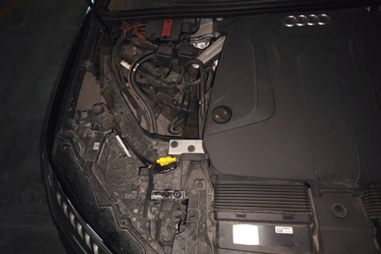 Used Audi Q7 2023 45 TFSI quattro S line Sport model Engine Bay Right