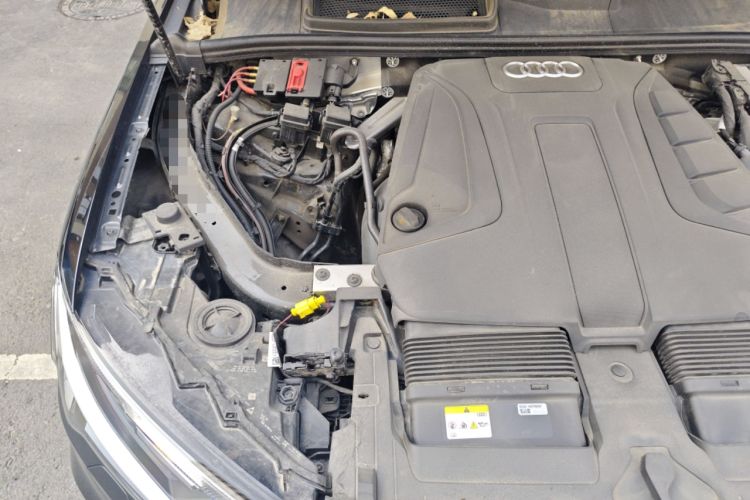 Used Audi Q7 2023 45 TFSI quattro S line Sport model Engine Bay Right
