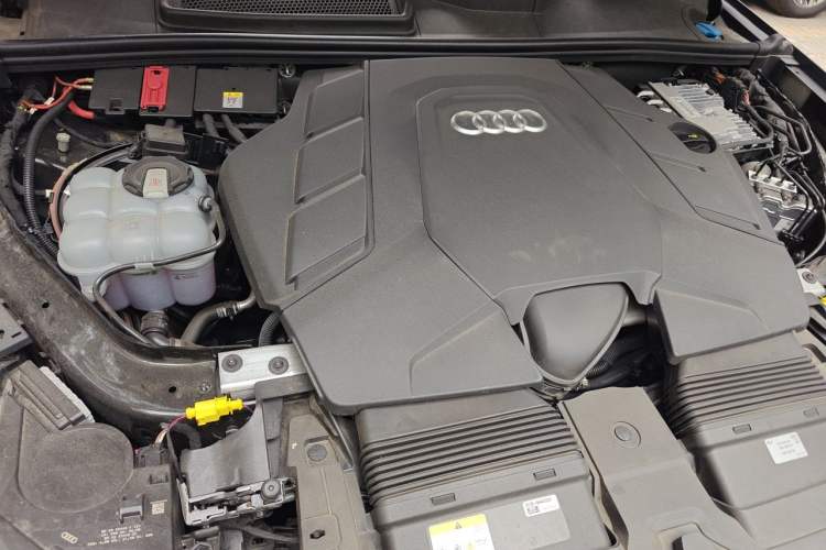Used Audi Q7 2023 55 TFSI quattro S line Sport Edition Engine Bay Right