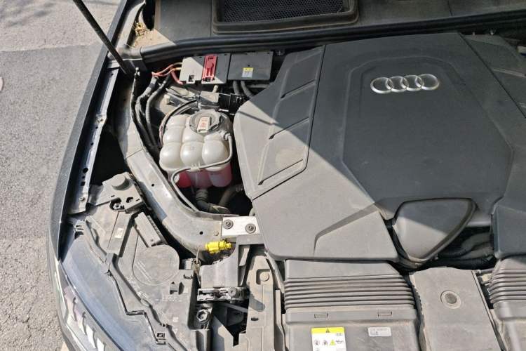Used Audi Q7 2023 55 TFSI quattro S Prestige Edition Engine Bay Right