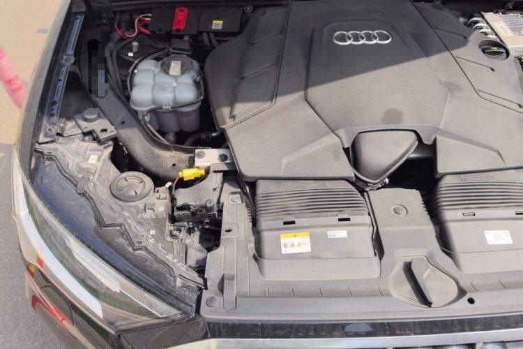 Used Audi Q7 2023 55 TFSI quattro S line Sport Edition Engine Bay Right