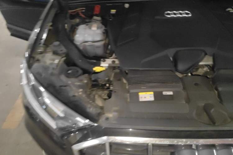 Used Audi Q7 2023 55 TFSI quattro S line Sport Edition Engine Bay Right