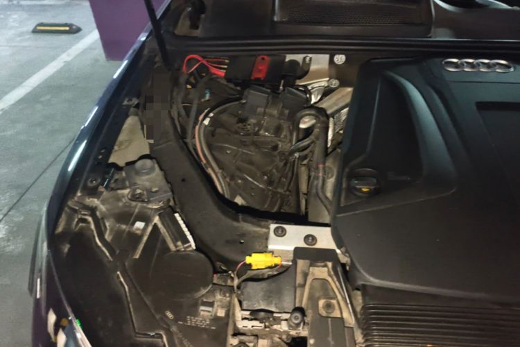 Used Audi Q7 2023 45 TFSI quattro S line Sport model Engine Bay Right