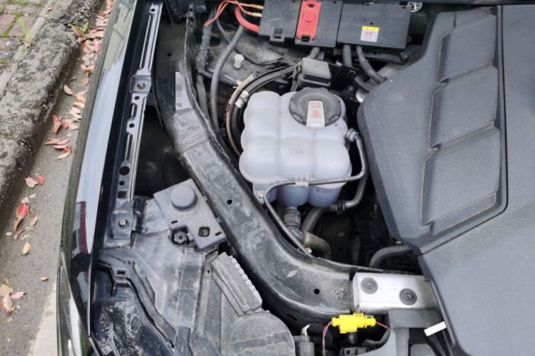 Used Audi Q7 2023 55 TFSI quattro S line Sport Edition Engine Bay Right