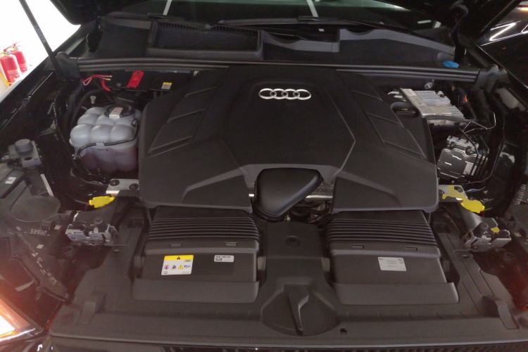 Used Audi Q7 2023 55 TFSI quattro S line Sport Edition Engine Bay