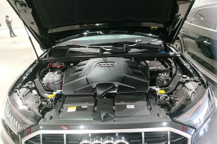 Used Audi Q7 2023 55 TFSI quattro S line Sport Edition Engine Bay