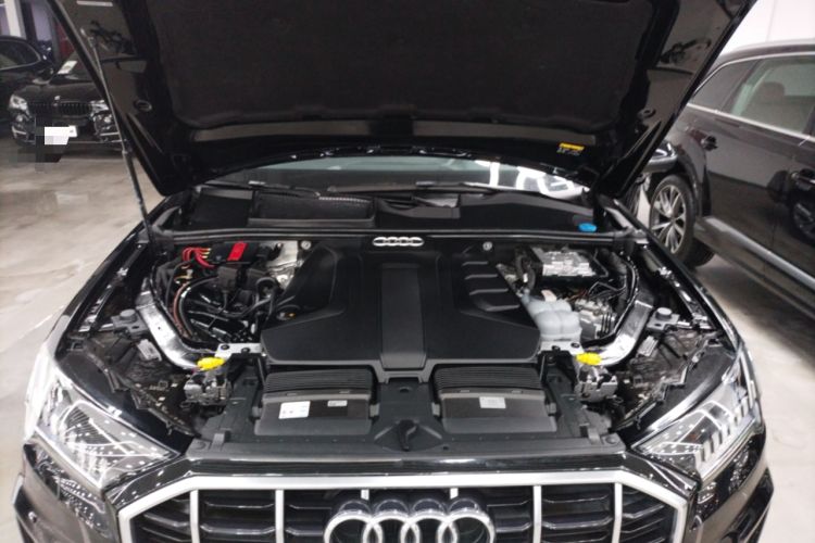 Used Audi Q7 2023 45 TFSI quattro S line Sport model Engine Bay